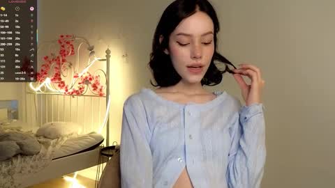 Lia  online show from October 2025 08:55:02 AM