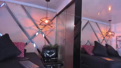 ---Liah--- online show from February 2026 09:04:01 PM