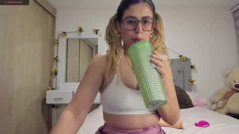 Lia  online show from February 2025 02:06:01 AM