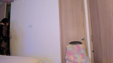 Lia  online show from May 2026 12:07:01 AM
