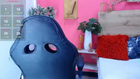 lia online show from April 2026 07:03:01 PM