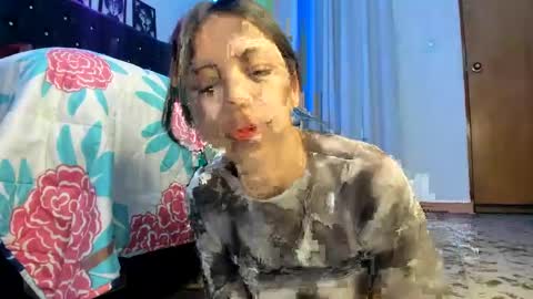 Snapshot of liakent24 chatting on December 2024 08:02:02 AM Lia Kent online show from December 2024 08:02:02 AM