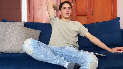 Liam online show from December 2025 02:44:01 PM