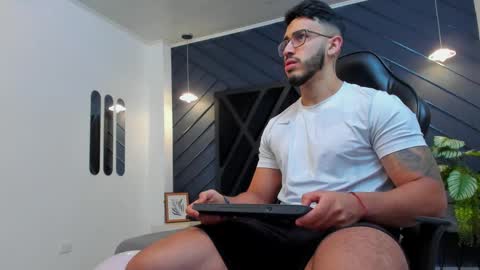 LIAM KLEIN online show from November 2025 11:12:01 AM