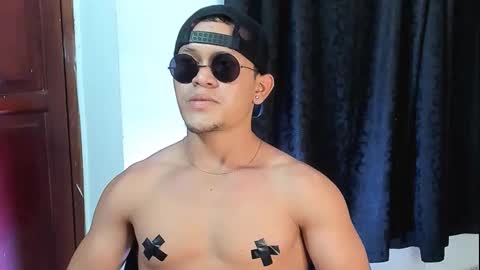 liam_knight online show from November 2025 05:19:01 AM