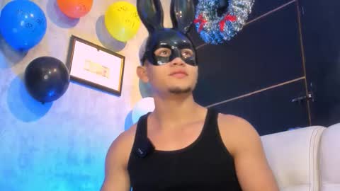 liam_knight online show from November 2025 02:23:02 AM