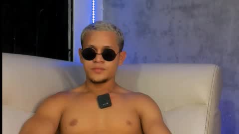 liam_knight online show from December 2025 03:45:02 AM