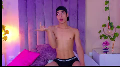 Liam Mercury  online show from June 2026 08:08:02 PM