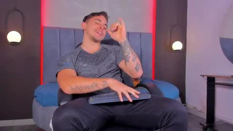 Liam online show from April 2026 10:35:02 PM