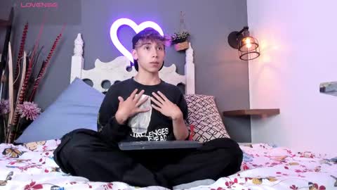 Snapshot of liaml_18_ chatting on September 2025 02:16:01 PM liaml_18_ online show from September 2025 02:16:01 PM