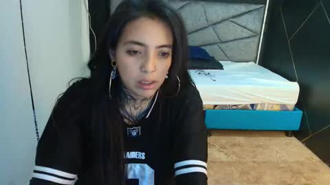 L I A M O N R O E online show from November 2025 11:43:02 AM