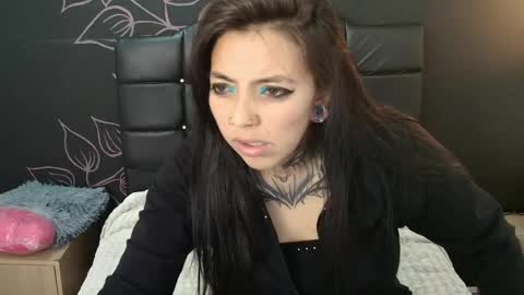 L I A M O N R O E online show from January 2026 12:21:02 PM