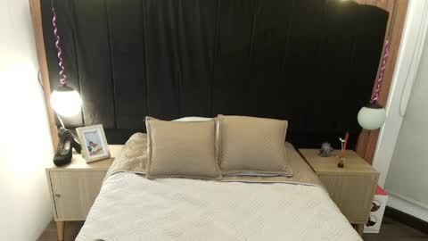 L I A M O N R O E online show from April 2026 12:09:02 PM