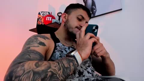 Snapshot of liamreigns_ chatting on February 2025 11:33:01 AM liam online show from February 2025 11:33:01 AM