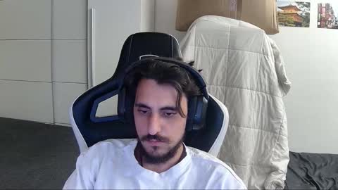 Snapshot of liamriddley chatting on November 2025 02:14:01 AM liamriddley online show from November 2025 02:14:01 AM