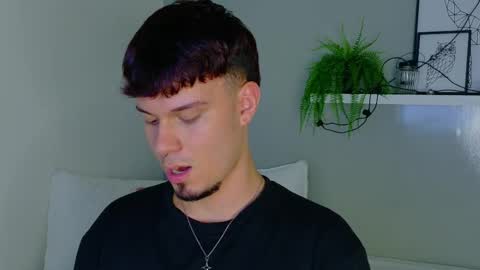 Liam Thunder online show from October 2025 07:33:02 PM