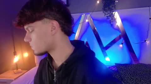 Liam Thunder online show from November 2025 03:06:01 AM