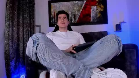 Snapshot of liamwyatt_ chatting on June 2026 03:33:01 AM liamwyatt_ online show from June 2026 03:33:01 AM
