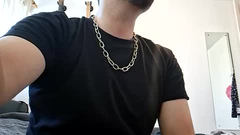 Snapshot of lian5602 chatting on October 2025 08:12:01 AM LiamCross online show from October 2025 08:12:01 AM