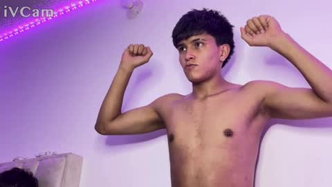 lian_y_dilan online show from April 2026 11:00:01 PM