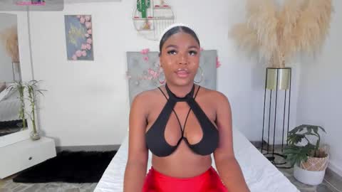 Lianasmith online show from March 2026 09:05:01 PM