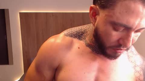 lianjones9 online show from October 2025 06:26:02 PM