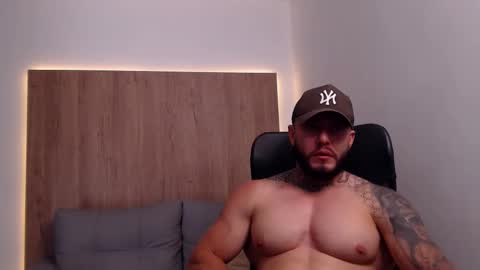 lianjones9 online show from November 2025 06:21:01 PM