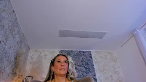 Lian online show from March 2026 07:41:01 PM