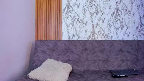 liaross online show from November 2025 05:13:01 PM