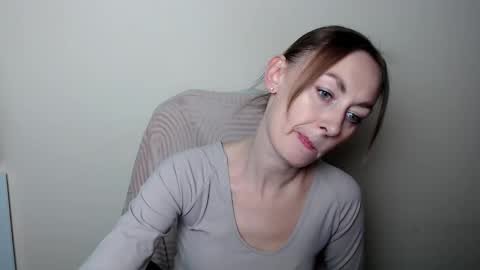 Lia online show from March 2026 12:41:01 PM