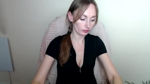 Snapshot of liasais_ chatting on April 2026 12:00:02 PM Lia online show from April 2026 12:00:02 PM