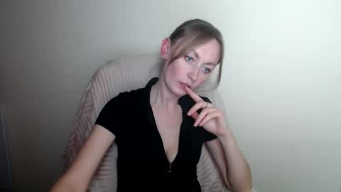 Snapshot of liasais_ chatting on May 2026 01:07:01 PM Lia online show from May 2026 01:07:01 PM