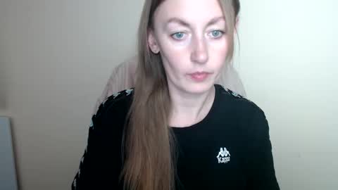 Snapshot of liasais_ chatting on May 2026 11:59:02 AM Lia online show from May 2026 11:59:02 AM