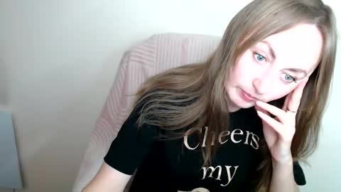 Snapshot of liasais_ chatting on May 2026 12:35:02 PM Lia online show from May 2026 12:35:02 PM