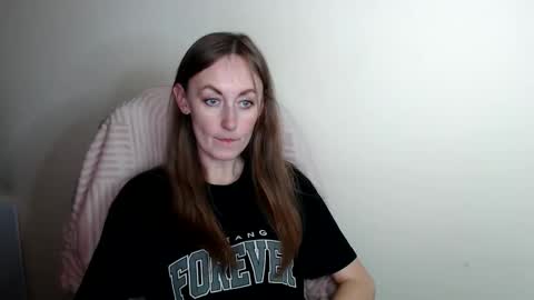 Snapshot of liasais_ chatting on May 2026 12:23:02 PM Lia online show from May 2026 12:23:02 PM