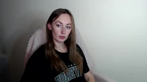 Snapshot of liasais_ chatting on May 2026 11:47:01 AM Lia online show from May 2026 11:47:01 AM