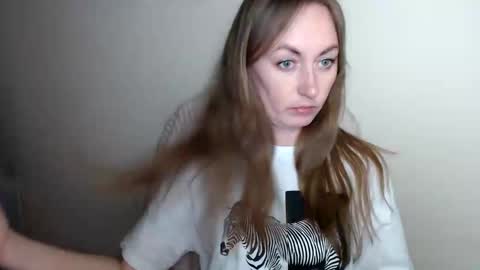 Snapshot of liasais_ chatting on May 2026 12:47:02 PM Lia online show from May 2026 12:47:02 PM