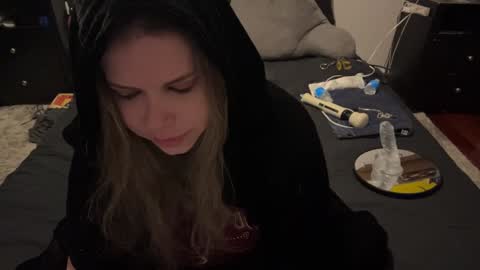 Libby Deetz online show from December 2024 01:02:02 PM