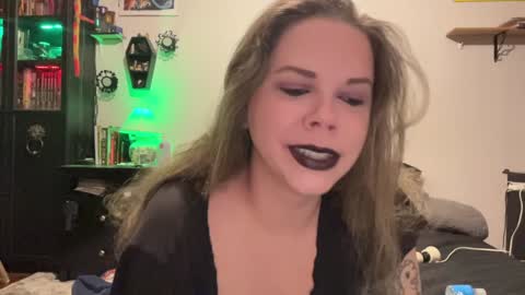 Libby Deetz online show from December 2024 10:13:02 AM