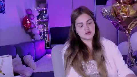 libra_mia online show from November 2025 02:54:01 AM