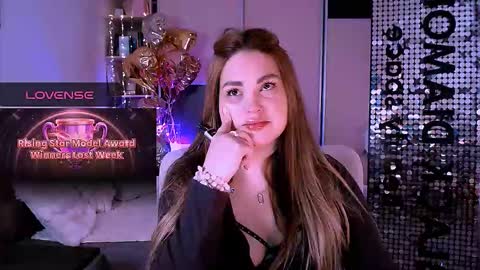 libra_mia online show from November 2025 12:07:01 PM