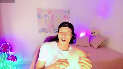 Snapshot of libressalvajes chatting on December 2024 10:37:02 PM libressalvajes online show from December 2024 10:37:02 PM