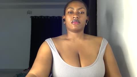 Snapshot of lick_my_pussyyy226651 chatting on October 2025 10:52:02 PM caira online show from October 2025 10:52:02 PM