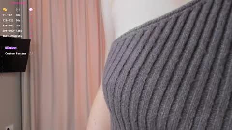 Snapshot of lienphay chatting on December 2025 06:17:02 AM Caroline online show from December 2025 06:17:02 AM