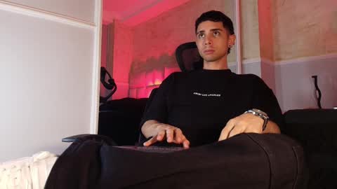 L I I A M online show from March 2025 01:56:02 PM