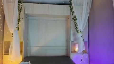         online show from December 2025 11:49:02 AM