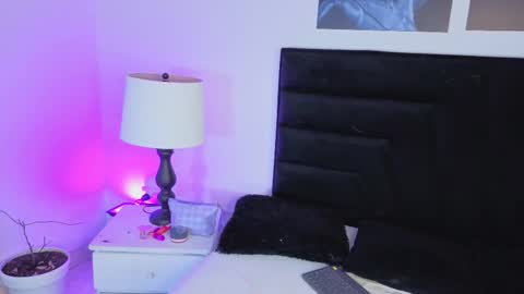 liilithstone online show from February 2026 01:14:01 PM