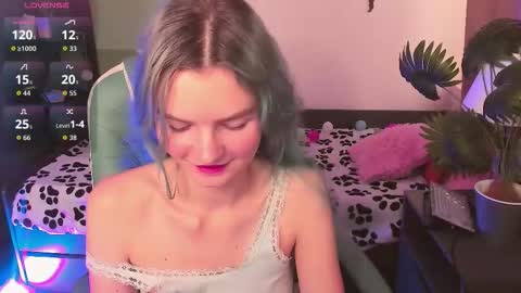 lika_sky online show from October 2025 06:25:01 AM