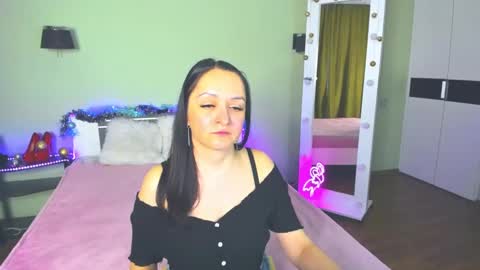 Snapshot of likaa_likaa chatting on December 2024 12:01:02 PM Lika online show from December 2024 12:01:02 PM