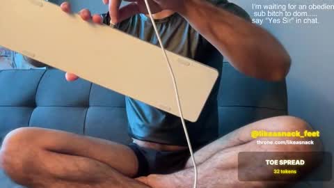 likeasnack online show from November 2025 04:35:01 PM